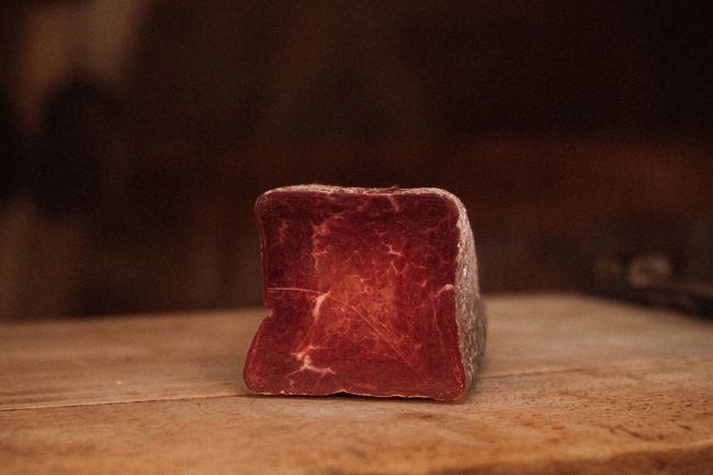 Viande des Grisons authentique « Fisch », demi-pièce, sous vide